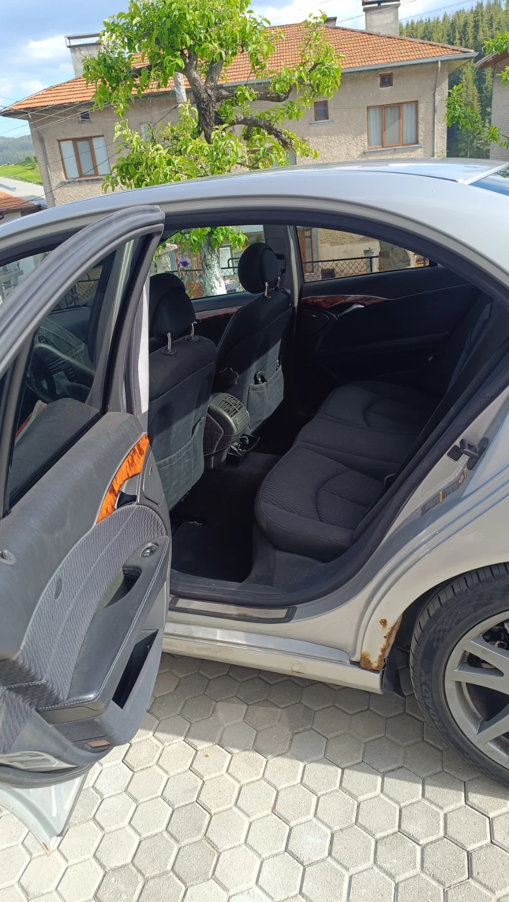 Mercedes-Benz E 270, снимка 9 - Автомобили и джипове - 54722625