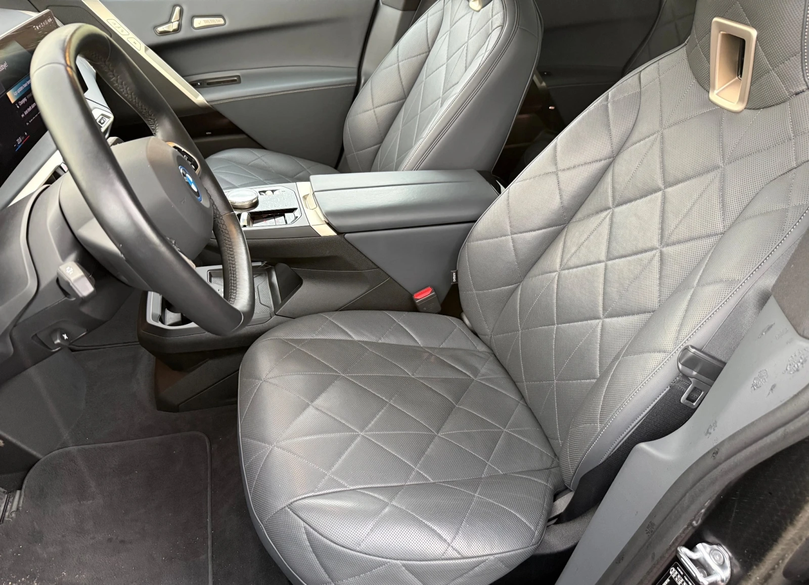 BMW iX 40, снимка 4 - Автомобили и джипове - 54778653