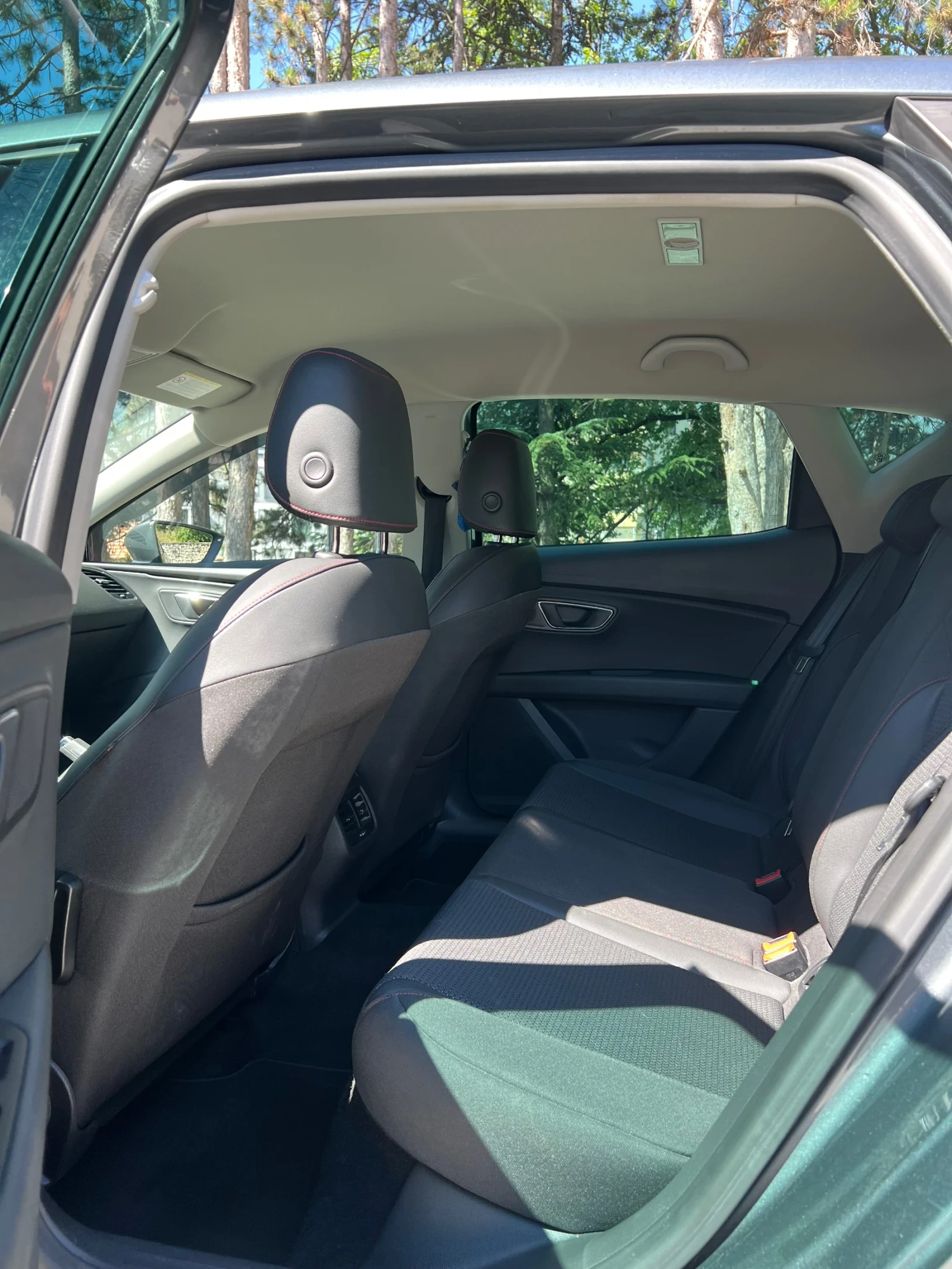 Seat Leon 2.0 TDI LED 150 hp, снимка 11 - Автомобили и джипове - 54987017