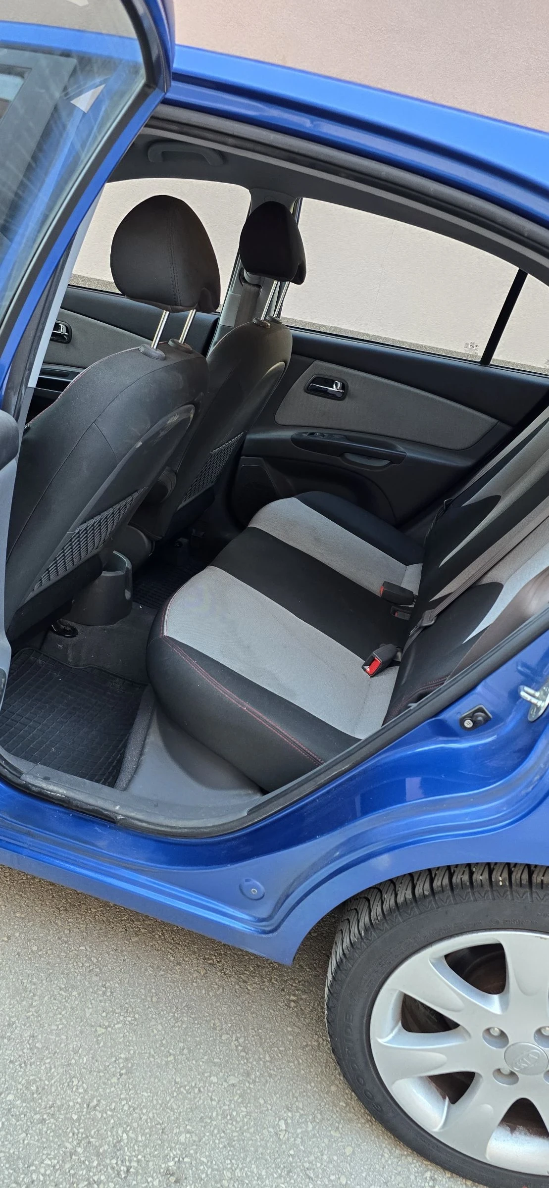 Kia Rio 1.6d, Sport, снимка 11 - Автомобили и джипове - 55081706