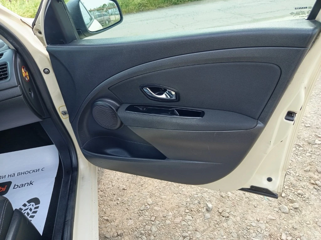 Renault Fluence, снимка 15 - Автомобили и джипове - 55220371