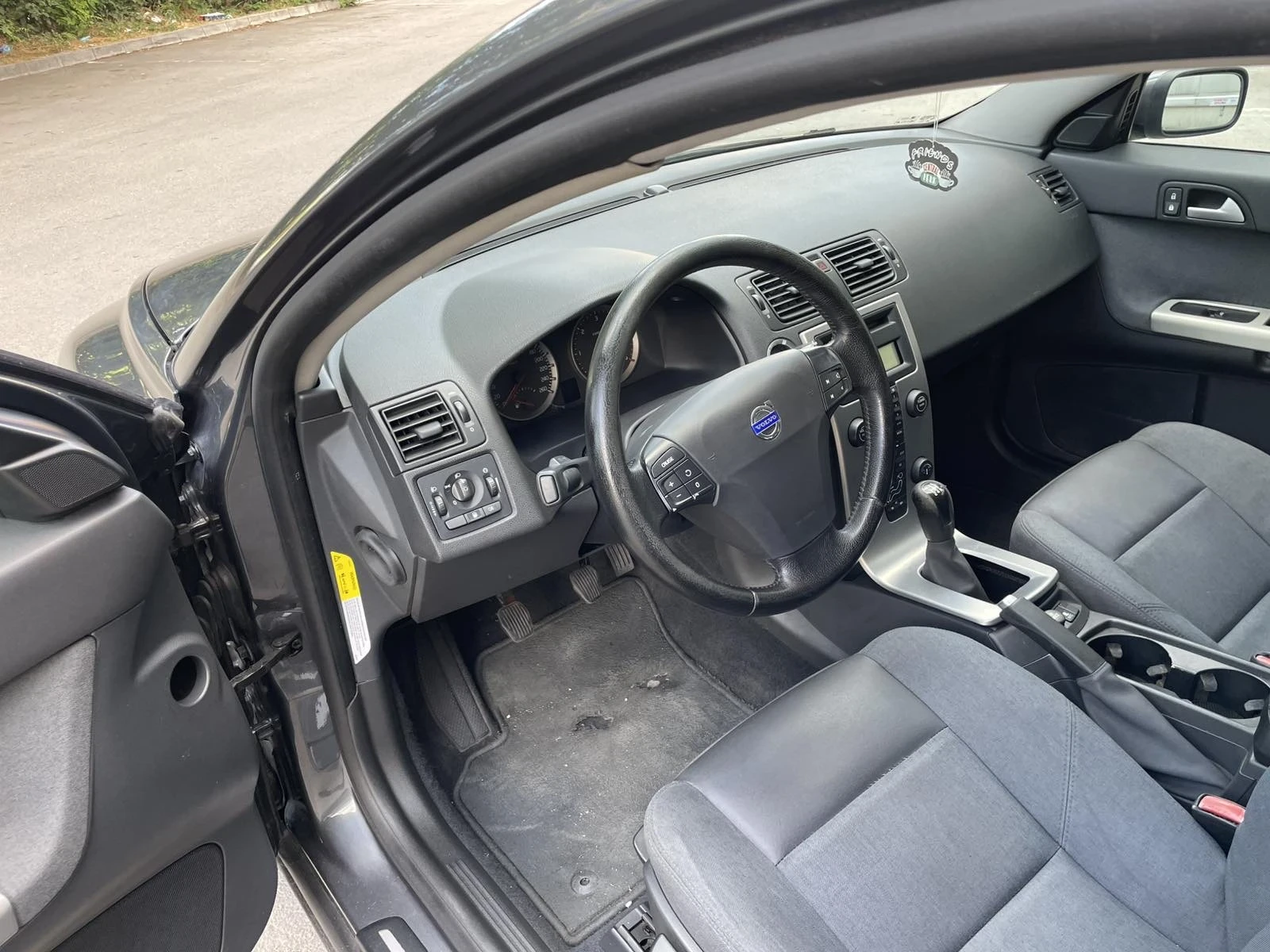 Volvo V50 1.6HDi ВСИЧКО ПЛАТЕНО, снимка 9 - Автомобили и джипове - 55316413