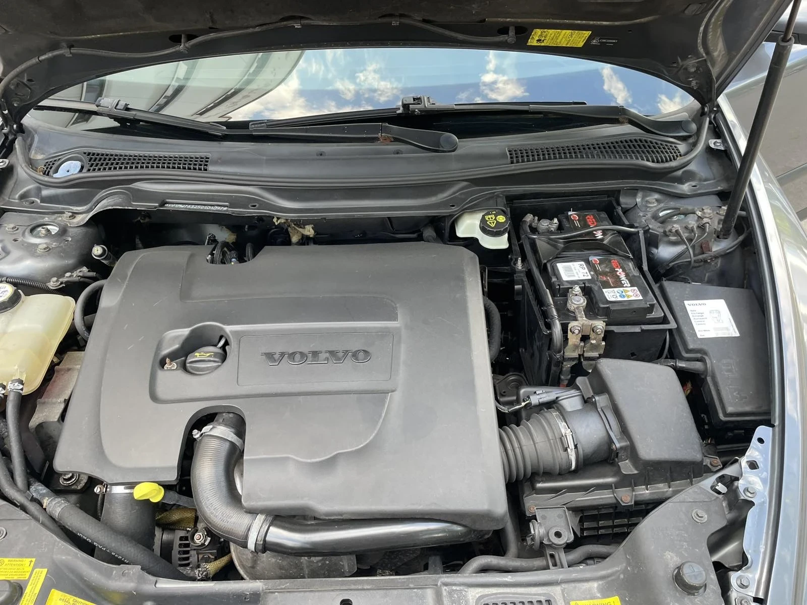 Volvo V50 1.6HDi ВСИЧКО ПЛАТЕНО, снимка 12 - Автомобили и джипове - 55316413