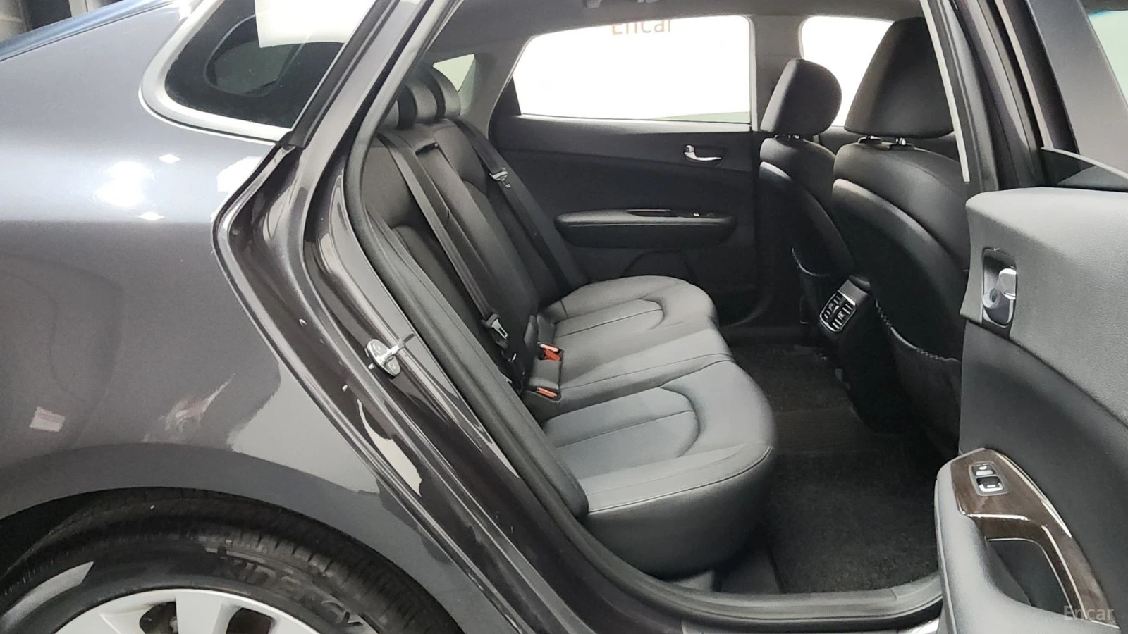 Kia K5 2.0 SX Prestige* КОЖА* ОБДУХВ* НАВИ* КАМЕРА, снимка 9 - Автомобили и джипове - 55577362