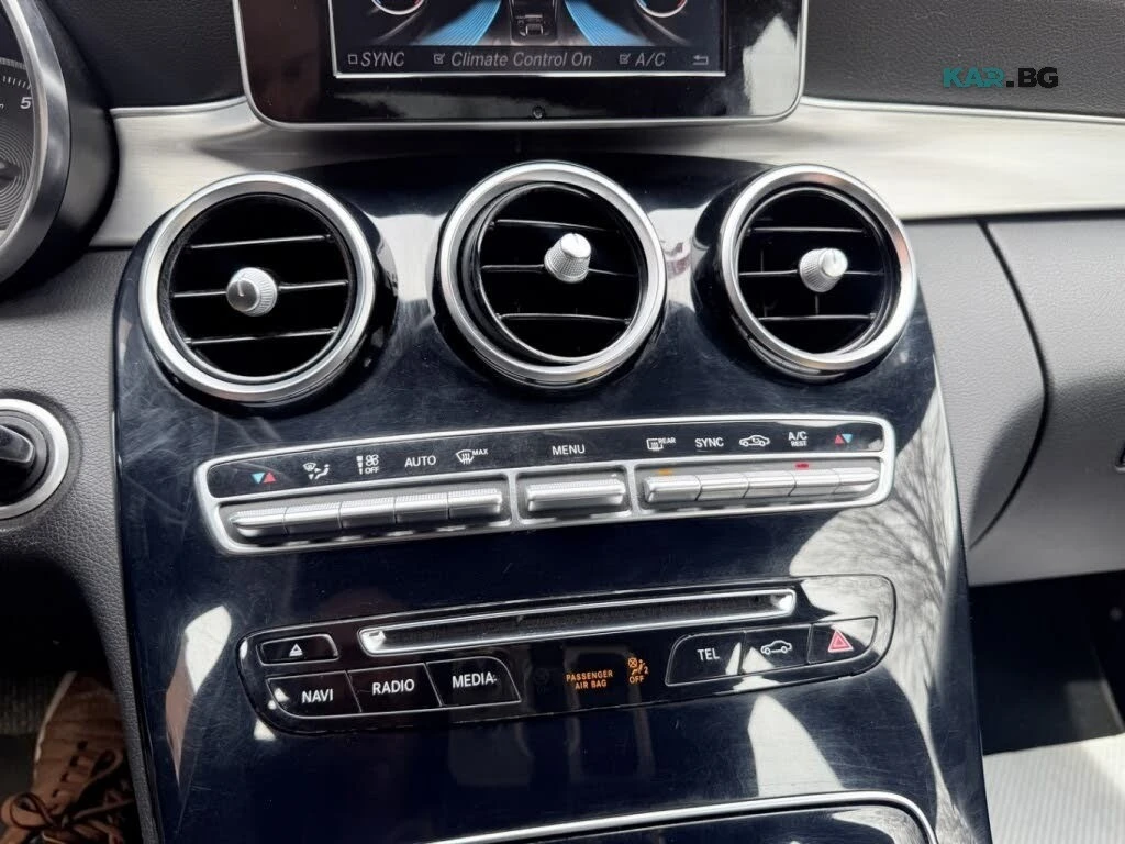 Mercedes-Benz C 300 4Matic * АвтоКредит * (ЦЕНА ДО БГ), снимка 9 - Автомобили и джипове - 55857838