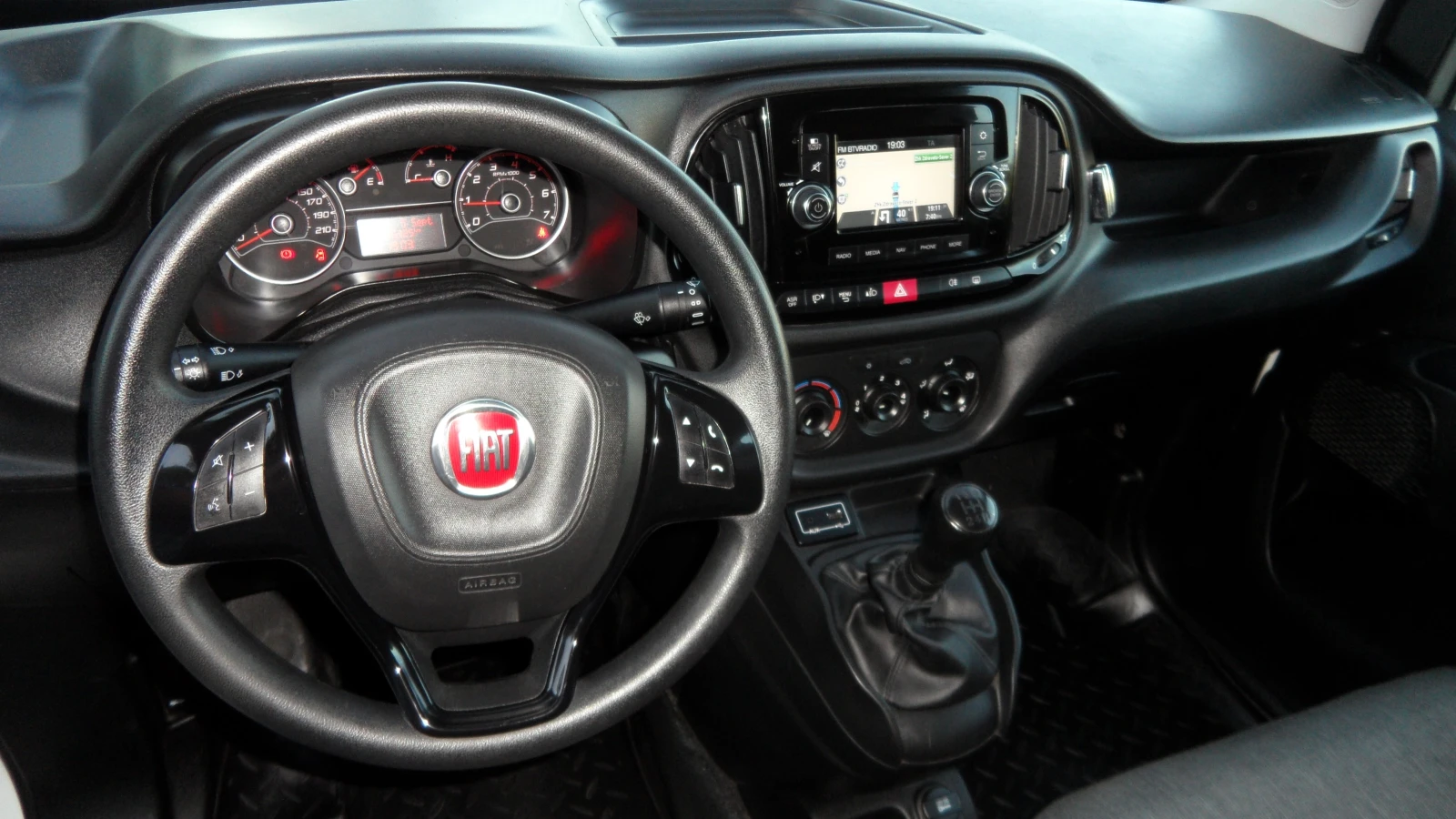 Fiat Doblo 3места/клима/NAVI, снимка 16 - Автомобили и джипове - 55963087