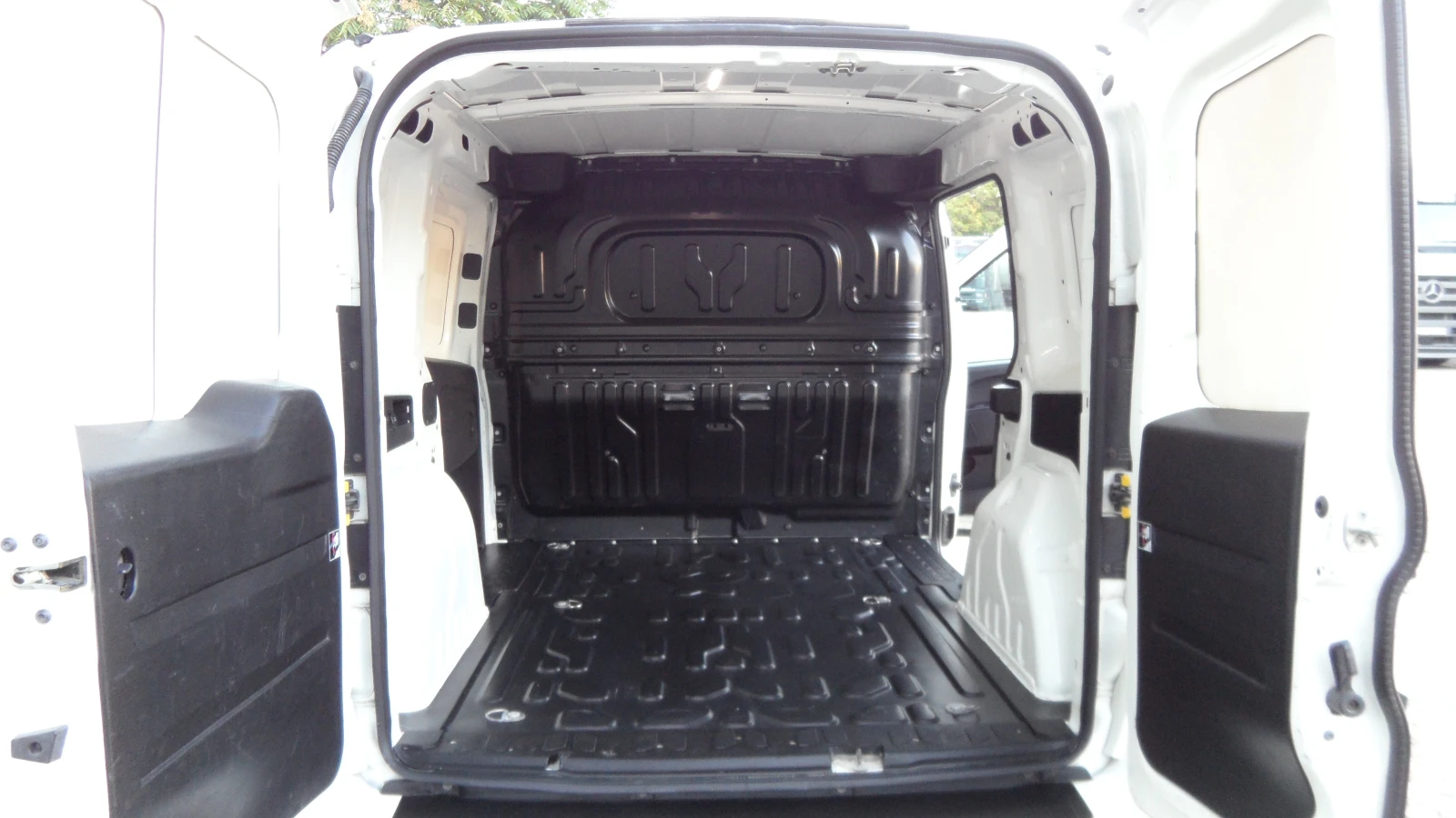 Fiat Doblo 3места/клима/NAVI, снимка 12 - Автомобили и джипове - 55963087