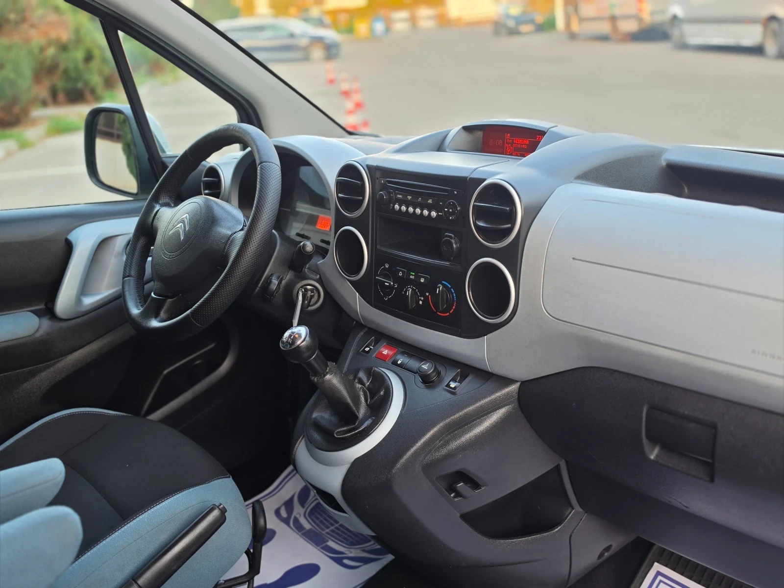 Citroen Berlingo 1.6HDI 92hp * EURO 5 * ПЪТНИЧЕСКИ * КЛИМАТИК * , снимка 16 - Автомобили и джипове - 56019393