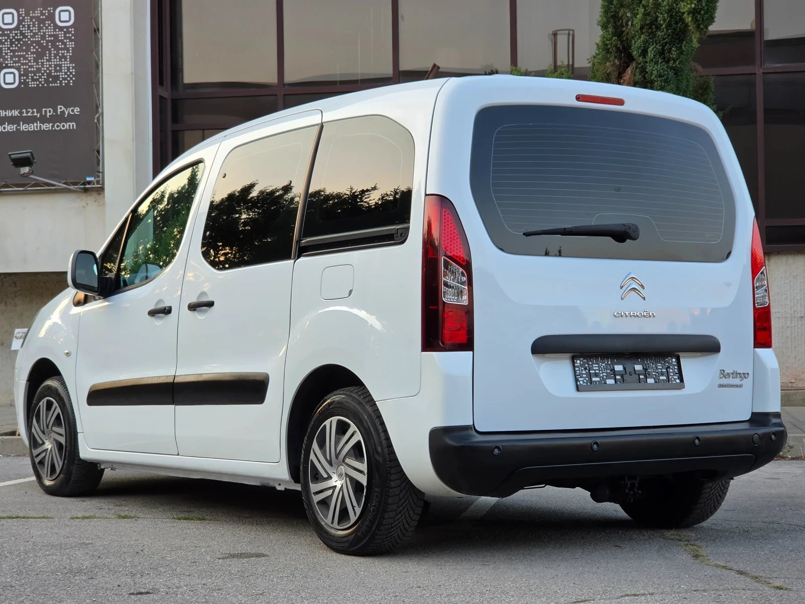 Citroen Berlingo 1.6HDI 92hp * EURO 5 * ПЪТНИЧЕСКИ * КЛИМАТИК * , снимка 8 - Автомобили и джипове - 56019393