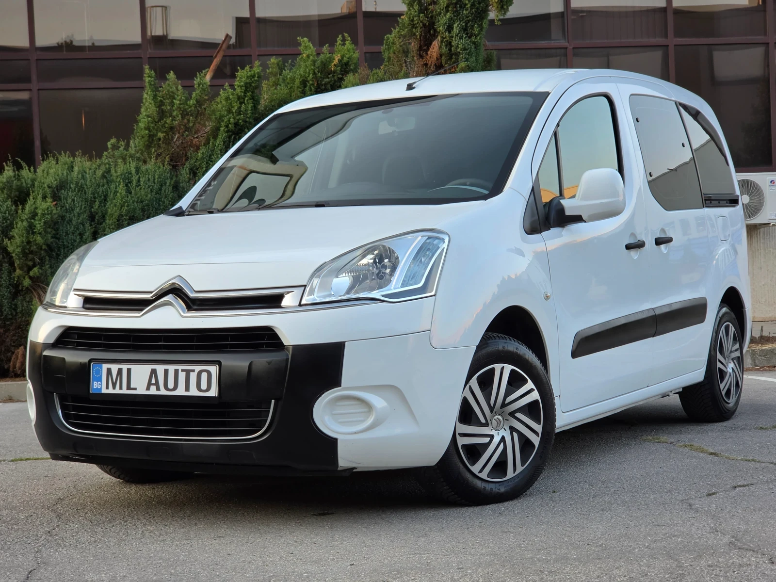 Citroen Berlingo 1.6HDI 92hp * EURO 5 * ПЪТНИЧЕСКИ * КЛИМАТИК * 
