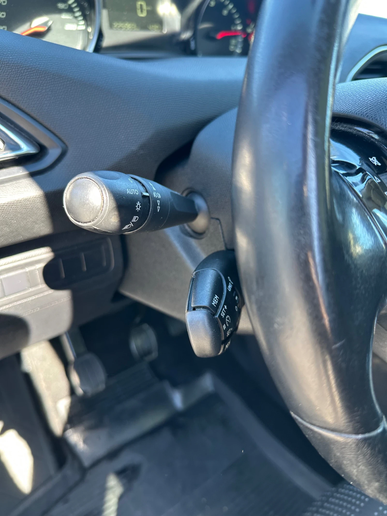 Peugeot 308 1.6HDI, снимка 14 - Автомобили и джипове - 56296539