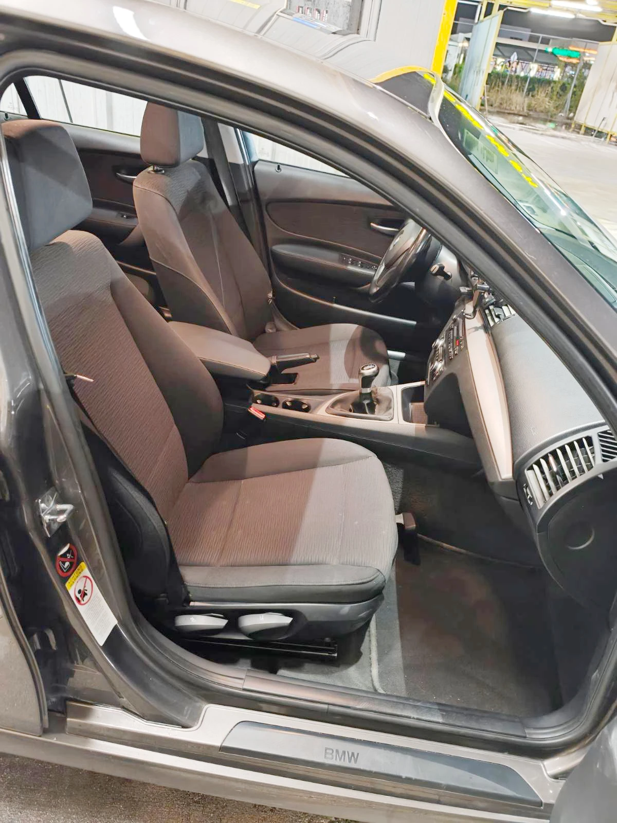 BMW 116 i Facelift, снимка 5 - Автомобили и джипове - 56409748