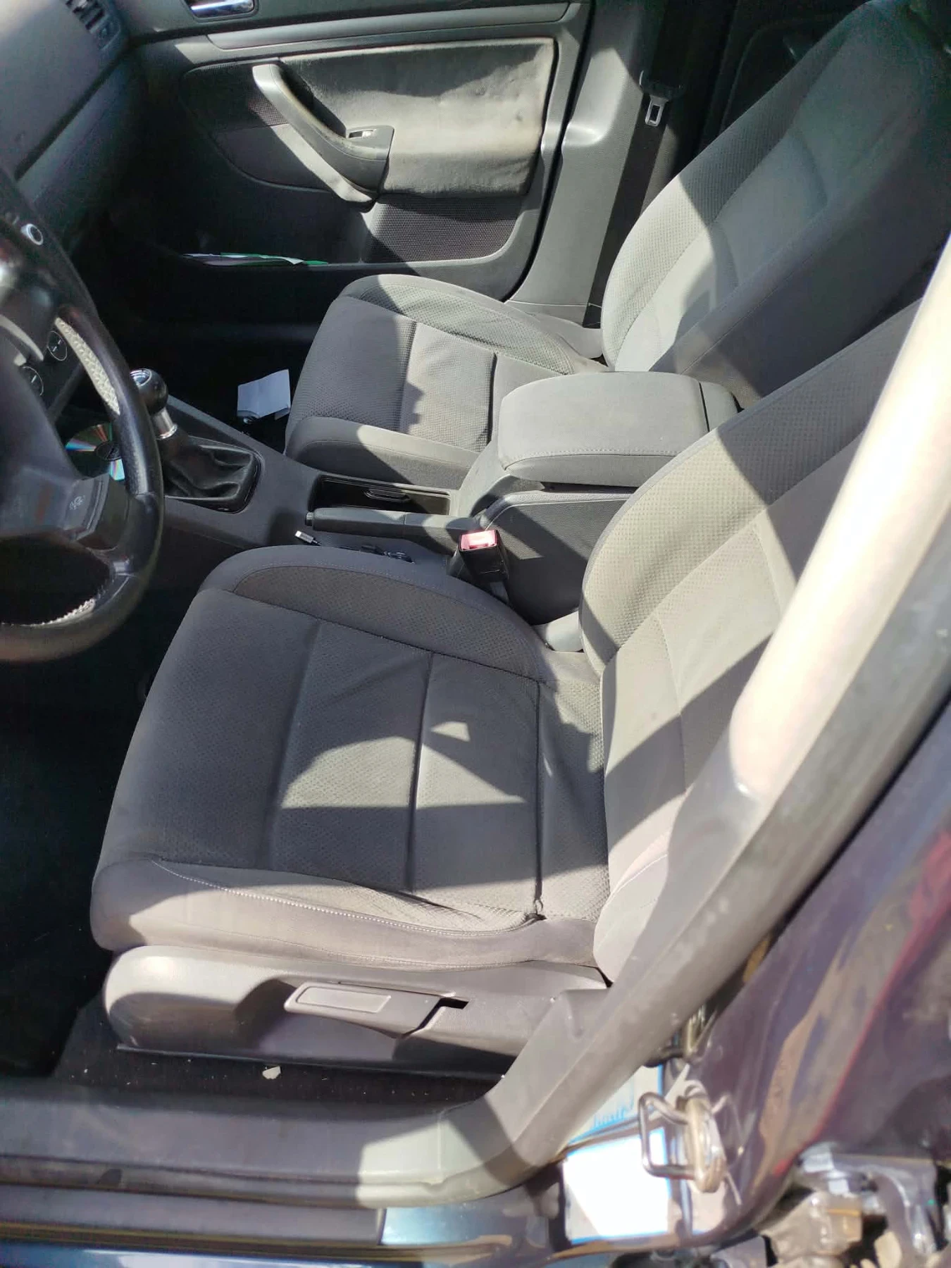 VW Golf 1.9 TDI, снимка 5 - Автомобили и джипове - 56608828