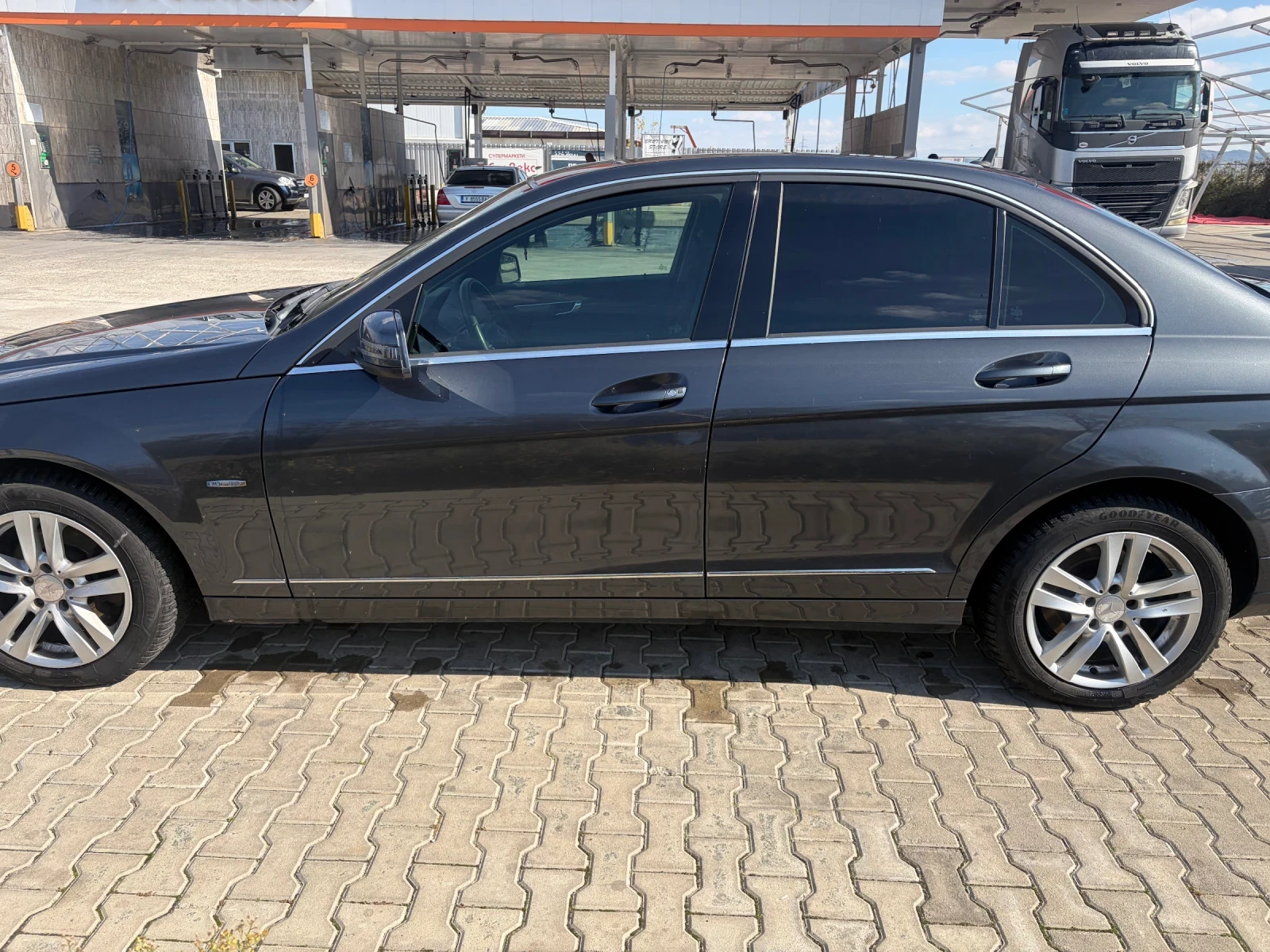 Mercedes-Benz C 220 2.2 CDI, снимка 3 - Автомобили и джипове - 56636780