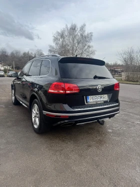VW Touareg 3.0TDI Rline 4x4 panorama full extra!! КАТО НОВА!, снимка 3