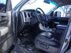 Toyota Tundra * 4WD Double Cab 146" 5.7L SR5 V8 * CARFAX * Ц, снимка 7