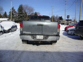 Toyota Tundra * 4WD Double Cab 146" 5.7L SR5 V8 * CARFAX * Ц - 15400 € / 30119.78 лв. - 40985831 5