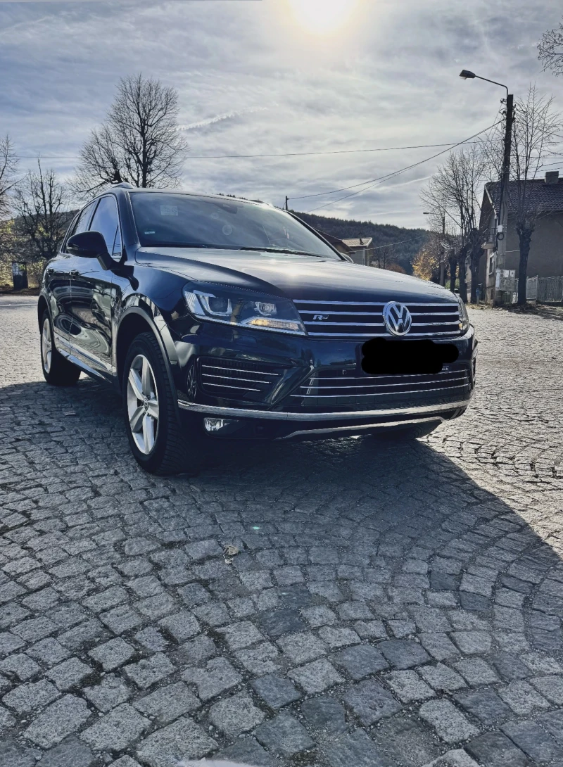 VW Touareg 3.0TDI Rline 4x4 panorama full extra!! КАТО НОВА!, снимка 3 - Автомобили и джипове - 52568970