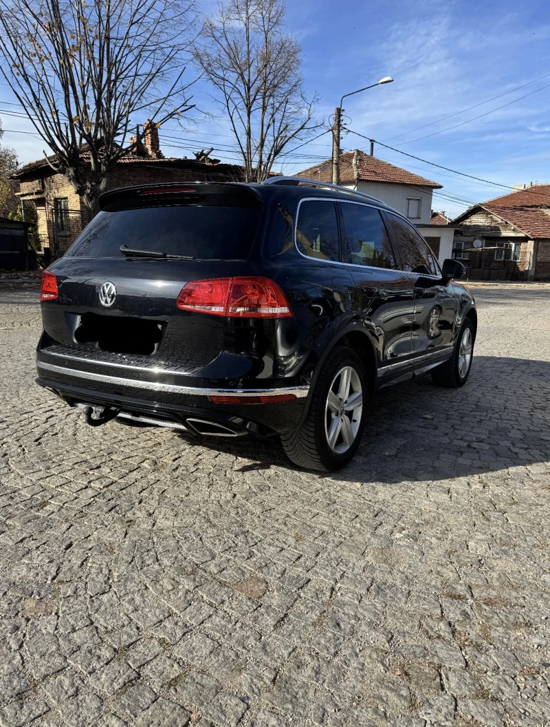 VW Touareg 3.0TDI Rline 4x4 panorama full extra!! КАТО НОВА!, снимка 5 - Автомобили и джипове - 52568970