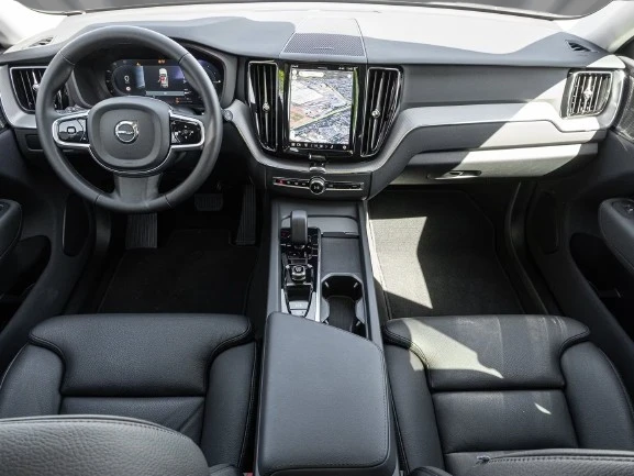 Volvo XC60 T8 AWD = Plus Dark = Гаранция, снимка 10 - Автомобили и джипове - 55752701