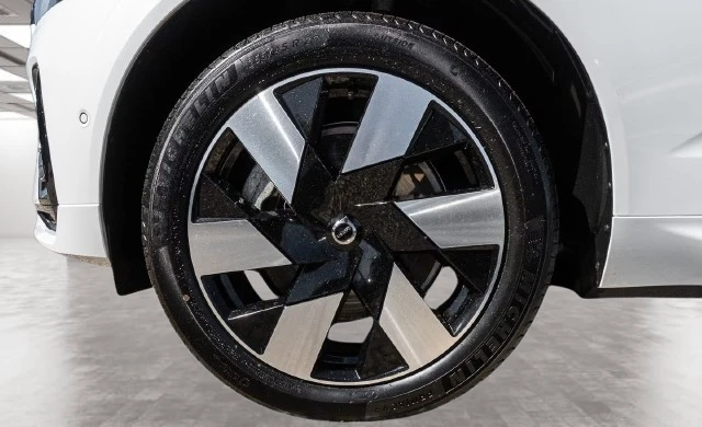 Volvo XC60 T8 AWD = Plus Dark = Гаранция, снимка 5 - Автомобили и джипове - 55752701