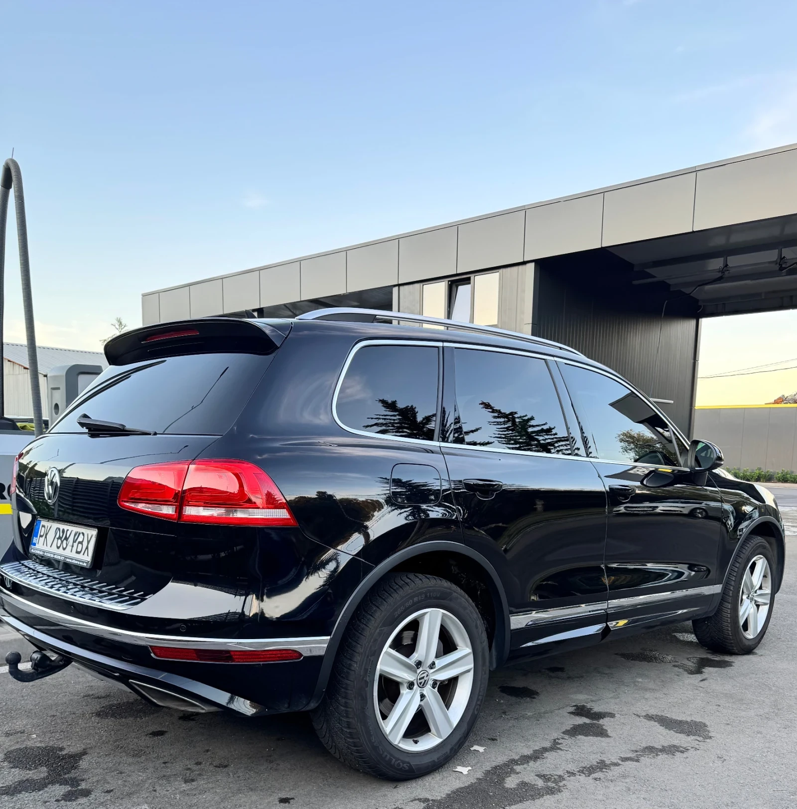 VW Touareg 3.0TDI Rline 4x4 panorama full extra като нов!! - изображение 5