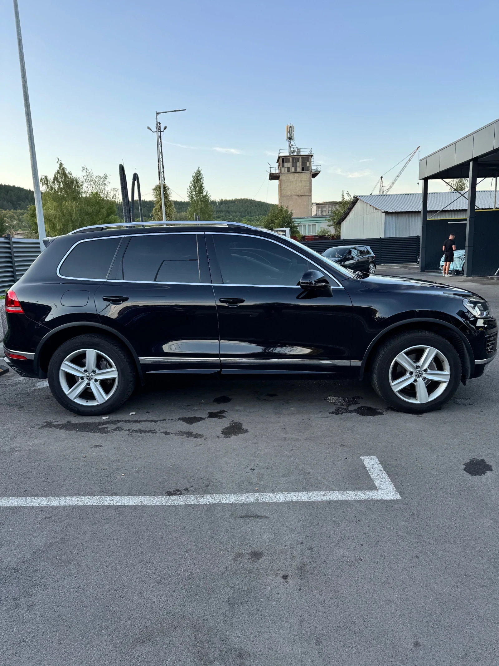 VW Touareg 3.0TDI Rline 4x4 panorama full extra като нов!! - изображение 4