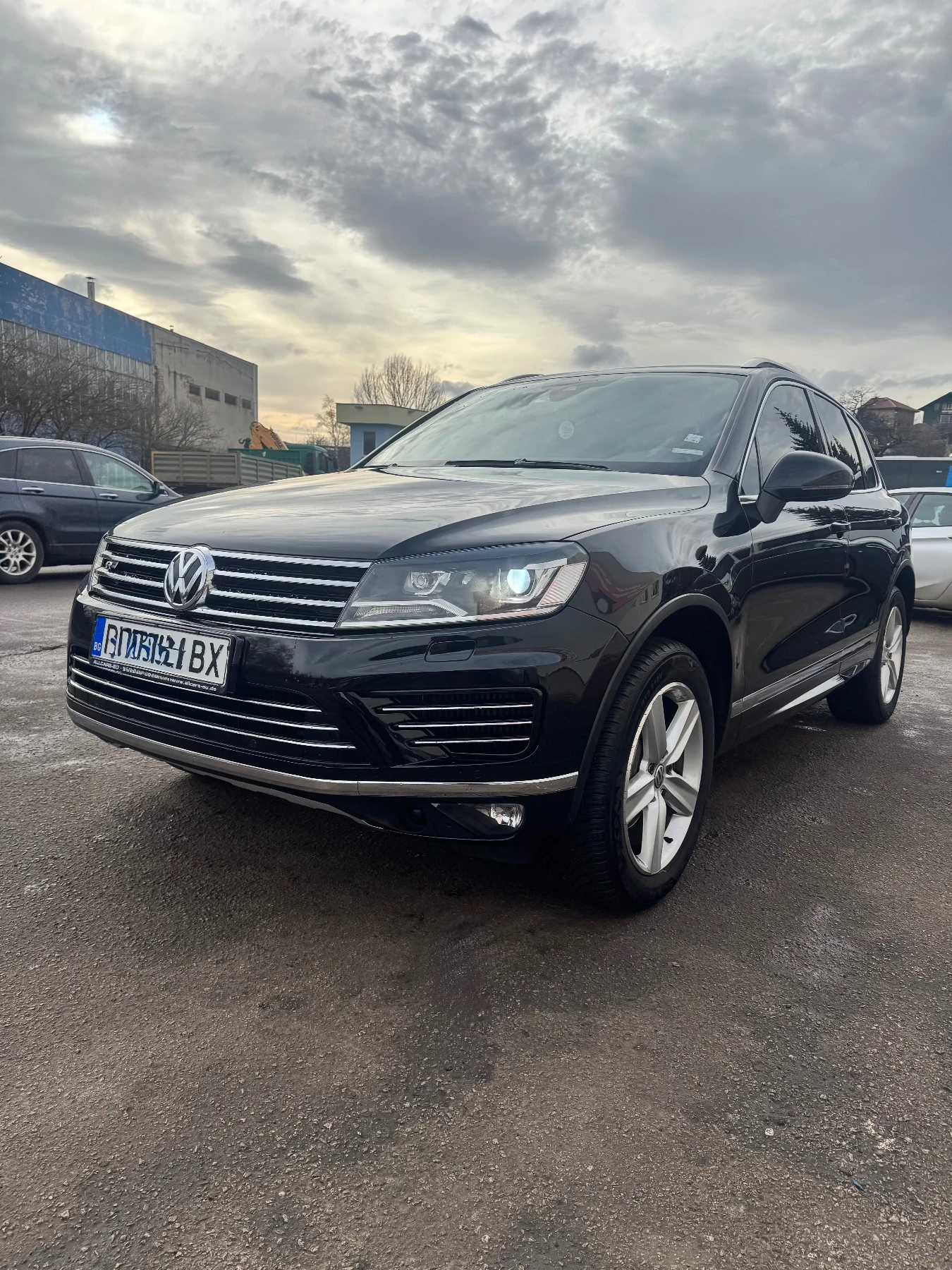 VW Touareg 3.0TDI Rline 4x4 panorama full extra!! КАТО НОВА!