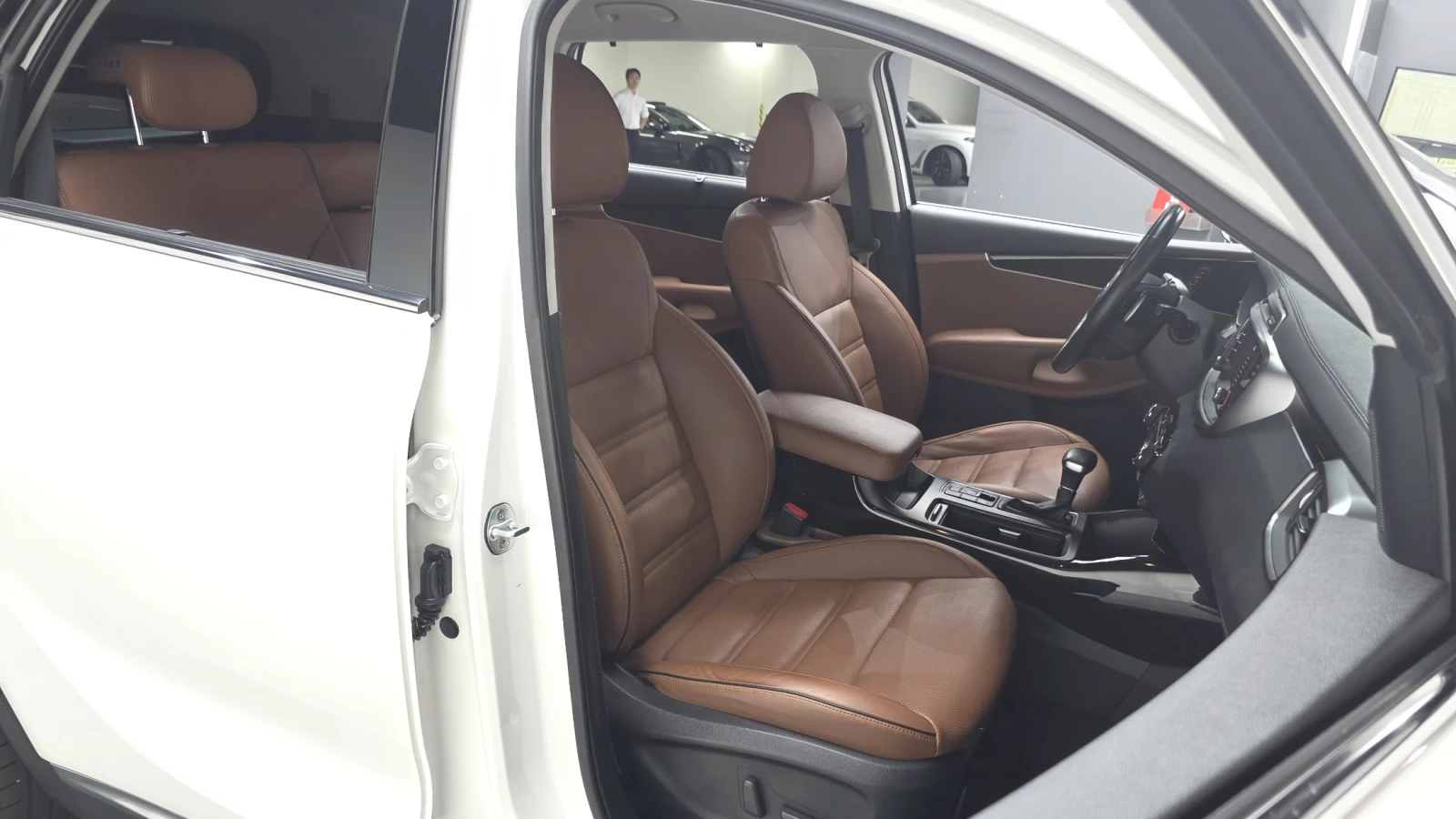 Kia Sorento 2.2 4WD NOBLESSE SPECIAL - изображение 9