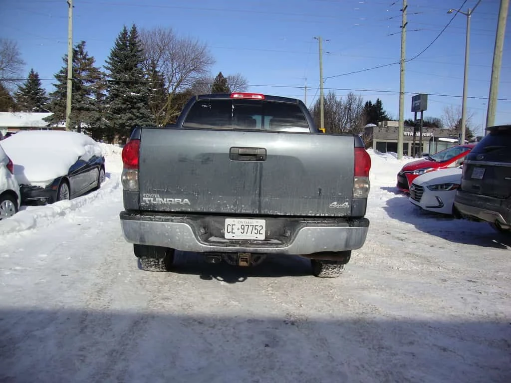 Toyota Tundra * 4WD Double Cab 146" 5.7L SR5 V8 * CARFAX * Ц - изображение 5