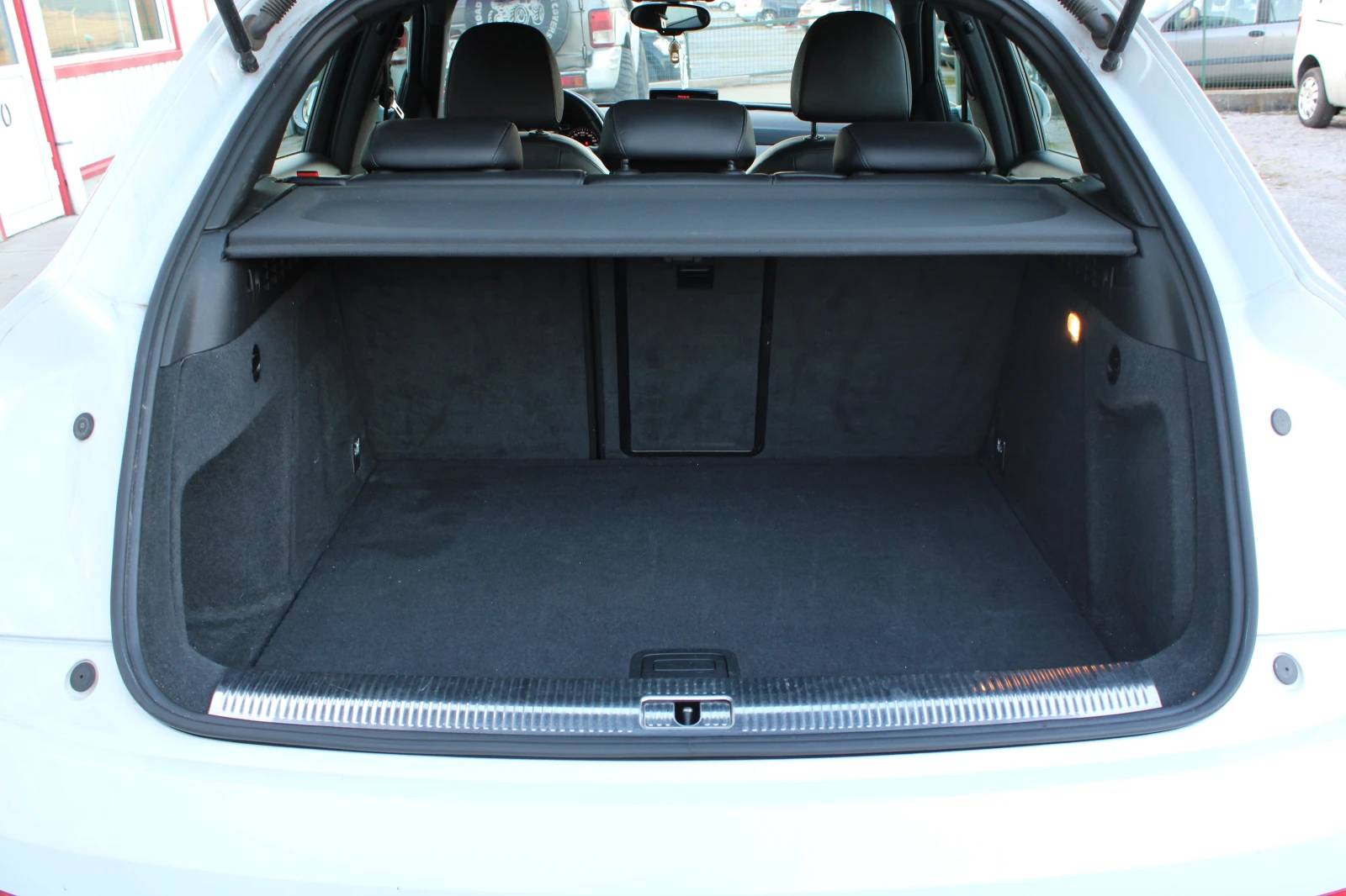 Audi Q3 2.0TFSI QUATTRO S-TRONIC, снимка 14 - Автомобили и джипове - 53828346