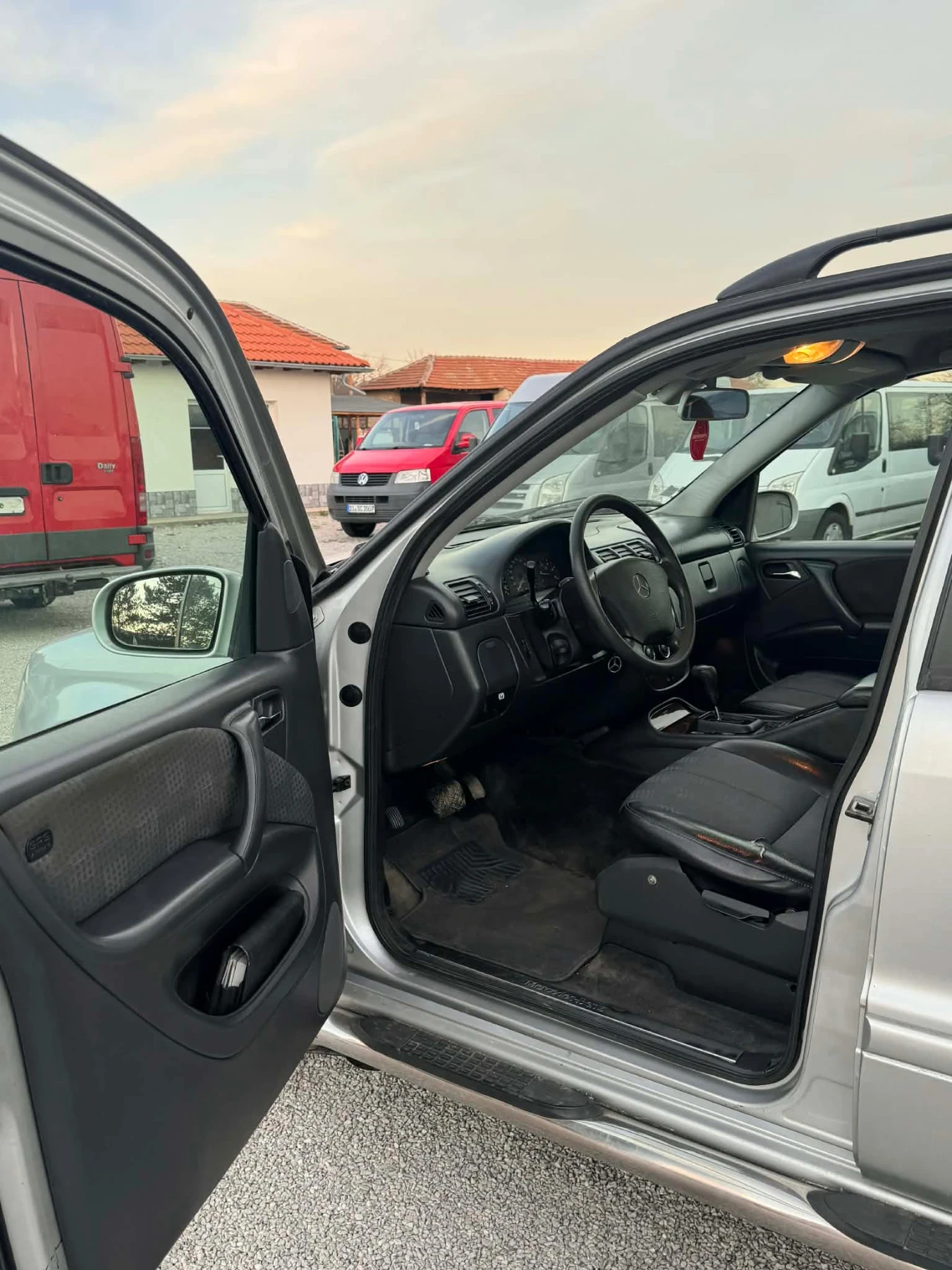 Mercedes-Benz ML 270, снимка 13 - Автомобили и джипове - 54084684