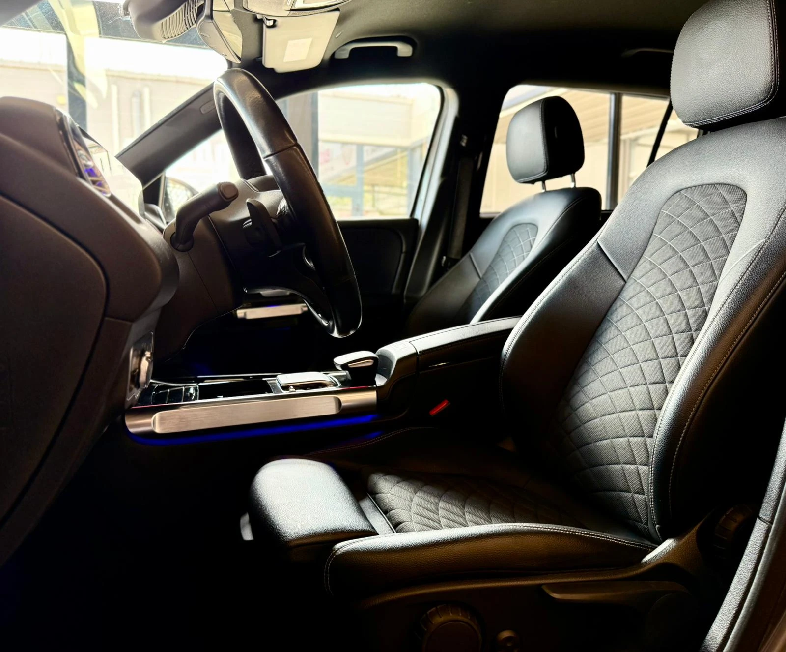 Mercedes-Benz GLB 200 CDI* 360* Лизинг, снимка 7 - Автомобили и джипове - 54150072