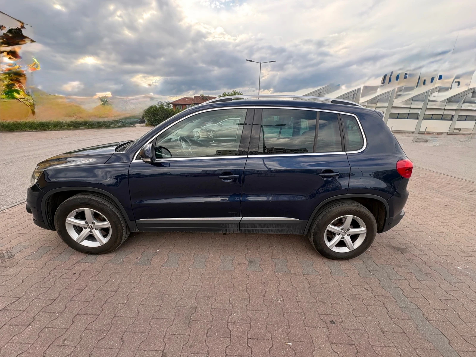 VW Tiguan, снимка 2 - Автомобили и джипове - 54497003