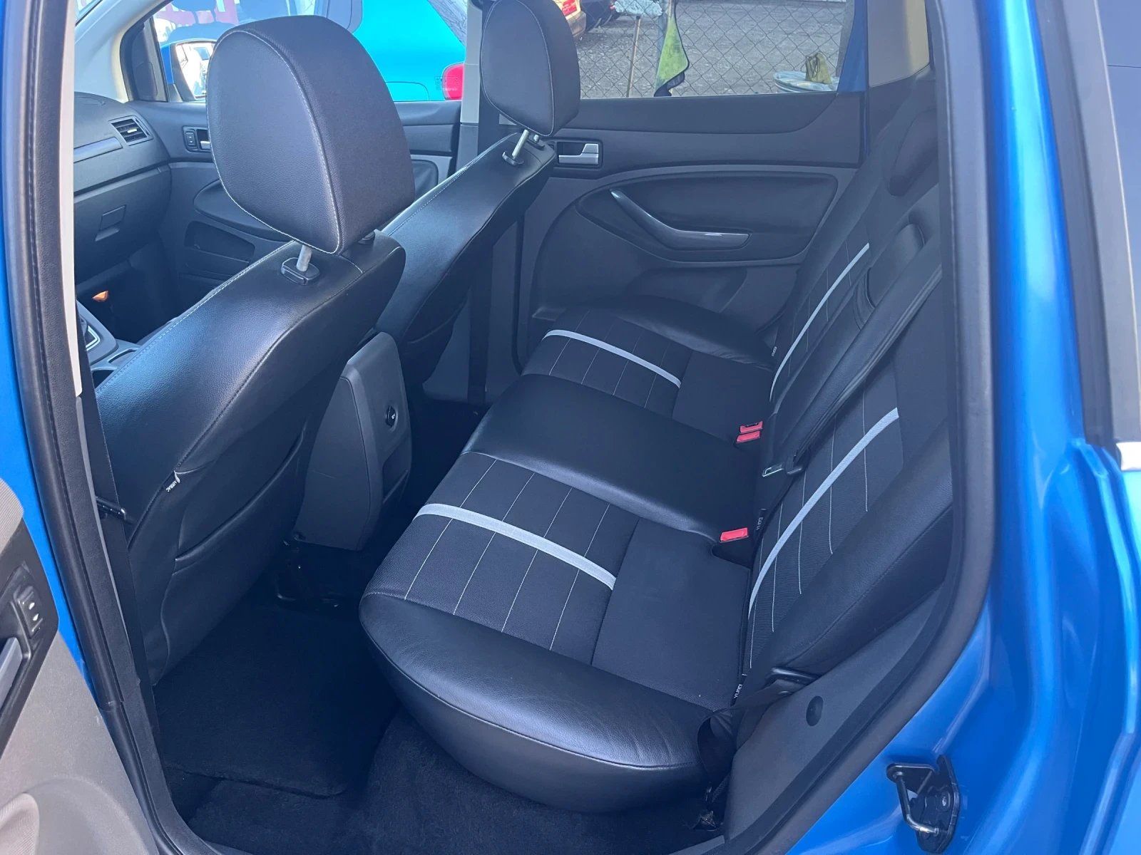 Ford Kuga 2.0 TDCi TITANIUM, снимка 12 - Автомобили и джипове - 54509843