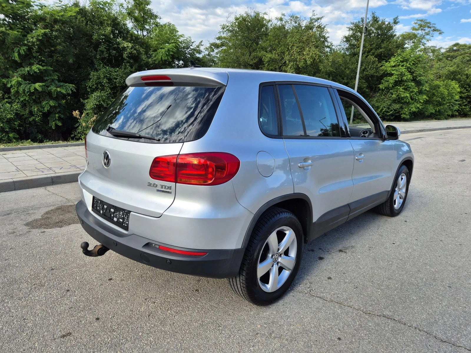 VW Tiguan 2.0TDI FaceLift Navi Кожа Камера Подгрев, снимка 3 - Автомобили и джипове - 54916864