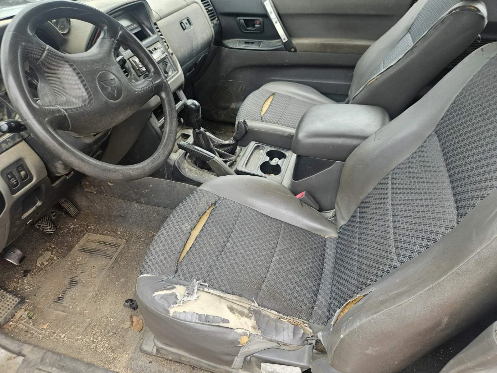 Mitsubishi Pajero, снимка 7 - Автомобили и джипове - 55136687