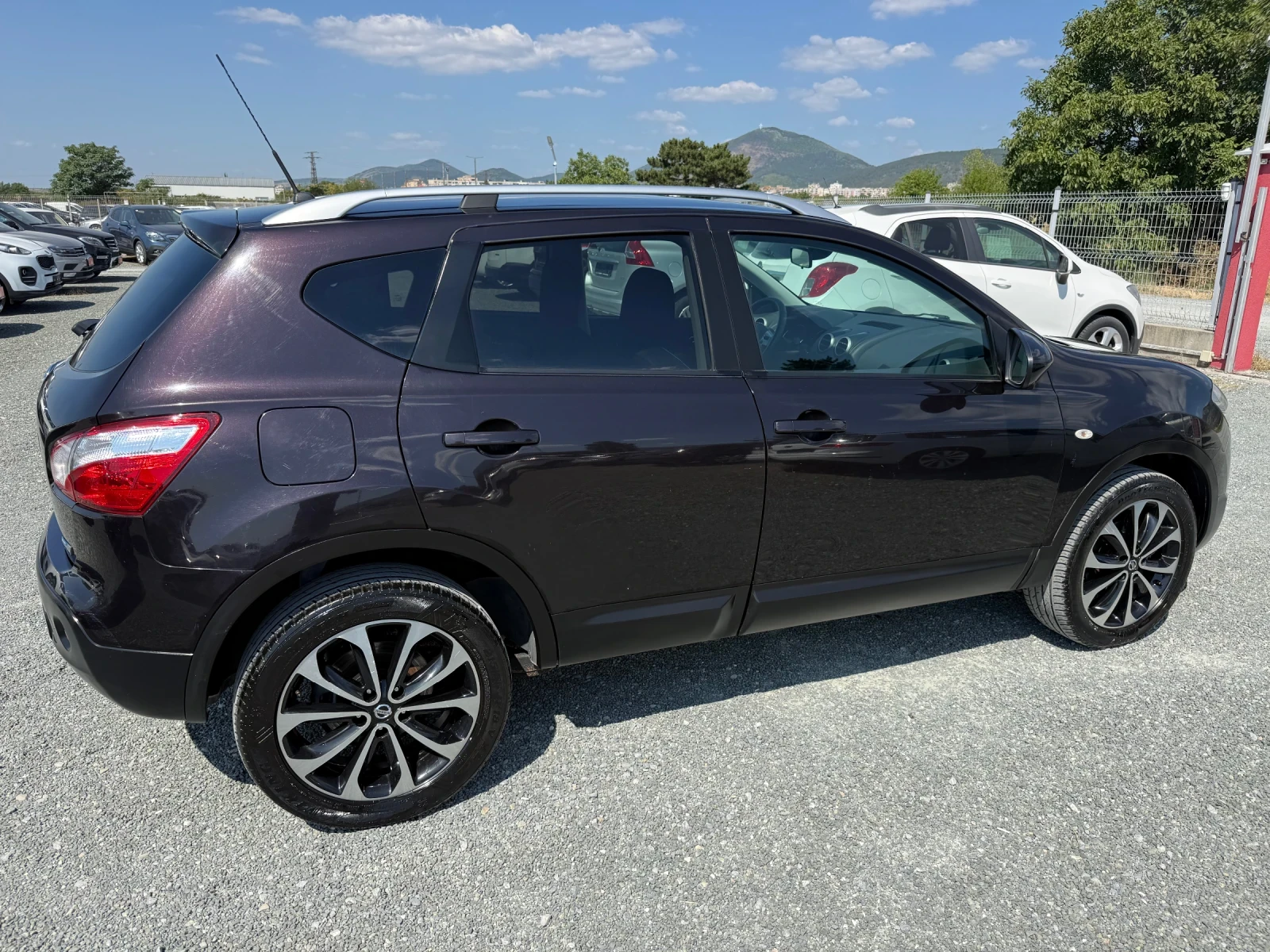 Nissan Qashqai (KATO НОВА), снимка 5 - Автомобили и джипове - 55406540
