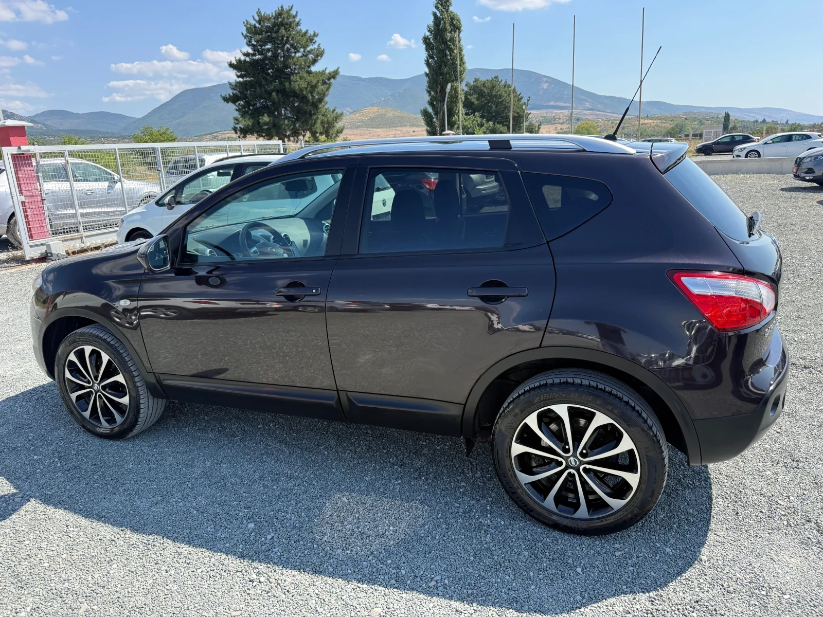 Nissan Qashqai (KATO НОВА), снимка 8 - Автомобили и джипове - 55406540