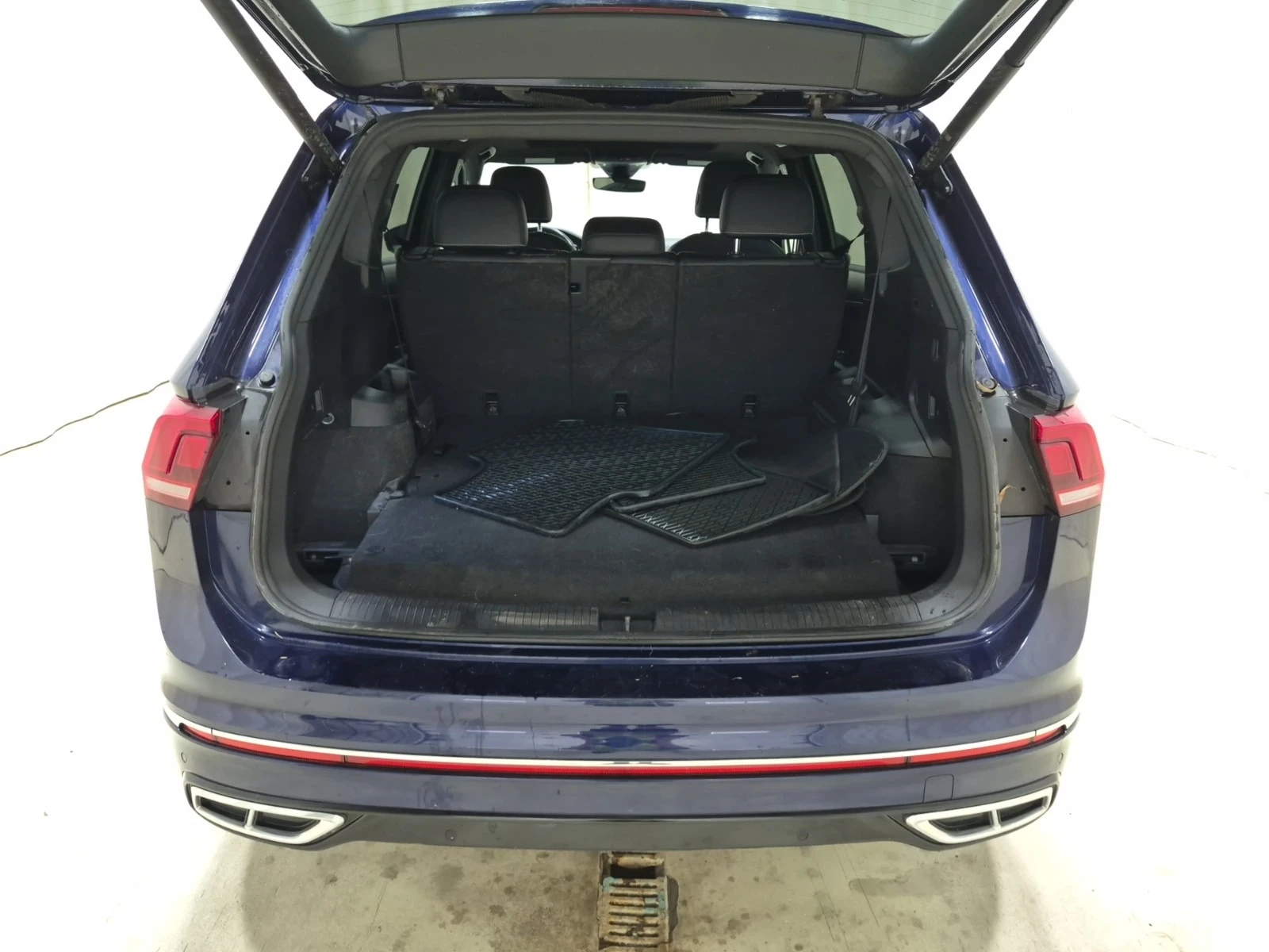VW Tiguan / HIGHLINE R LINE / 360 / FENDER AUDIO / PANO, снимка 6 - Автомобили и джипове - 56114887