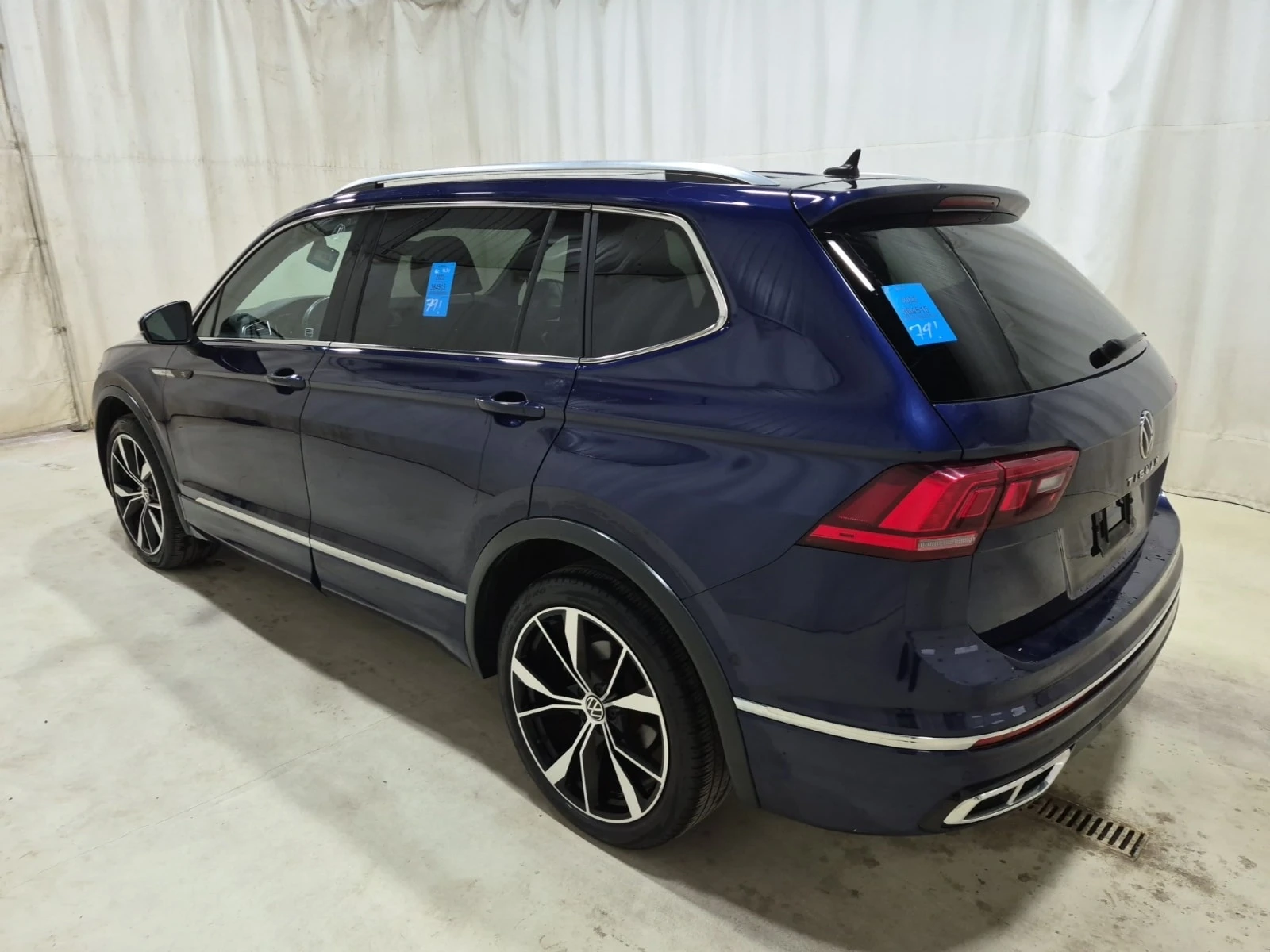 VW Tiguan / HIGHLINE R LINE / 360 / FENDER AUDIO / PANO, снимка 4 - Автомобили и джипове - 56114887