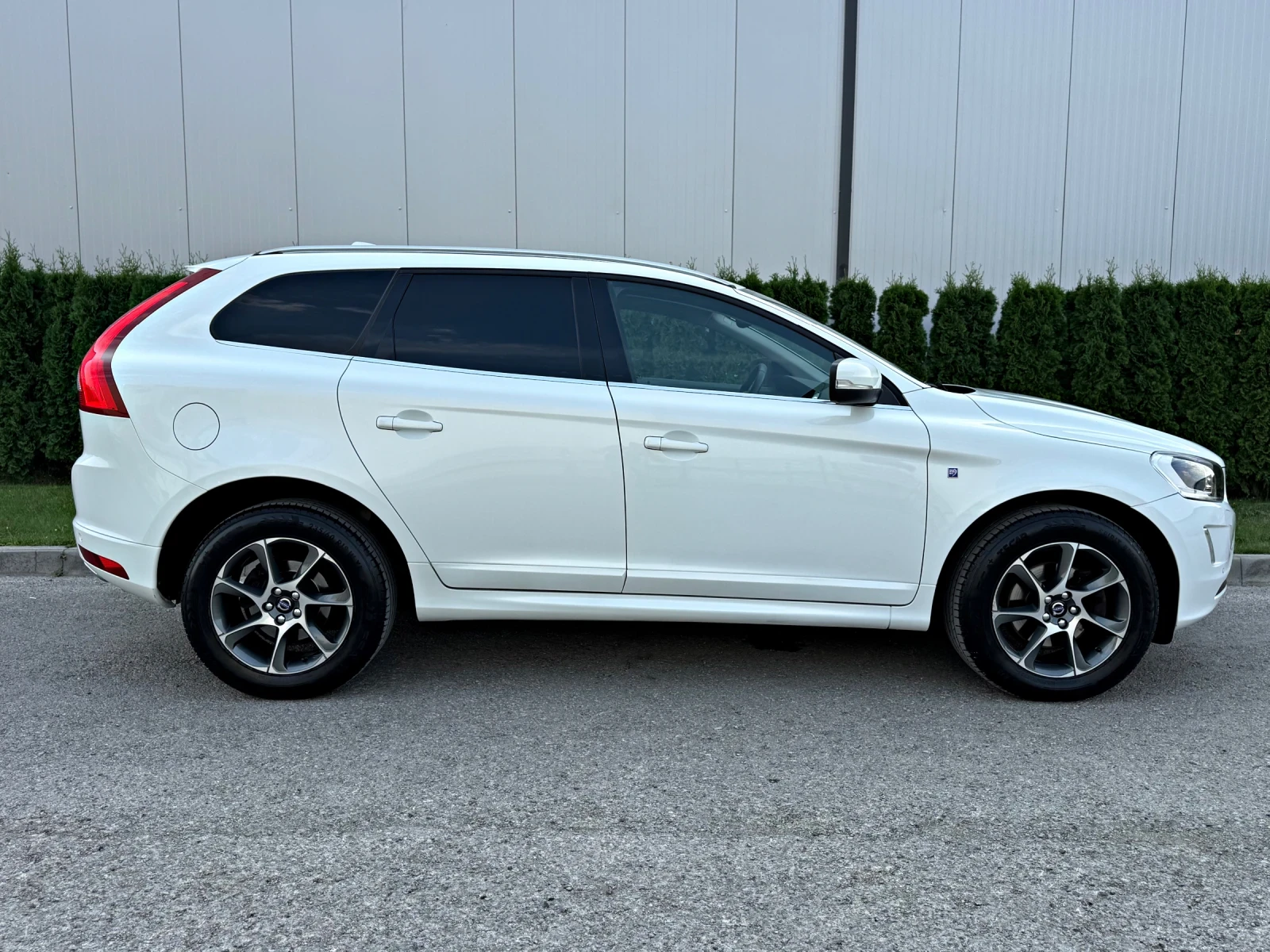 Volvo XC60 2.4D5 AWD/Ocean Race/ШВЕЙЦАРИЯ!!!, снимка 8 - Автомобили и джипове - 56221944