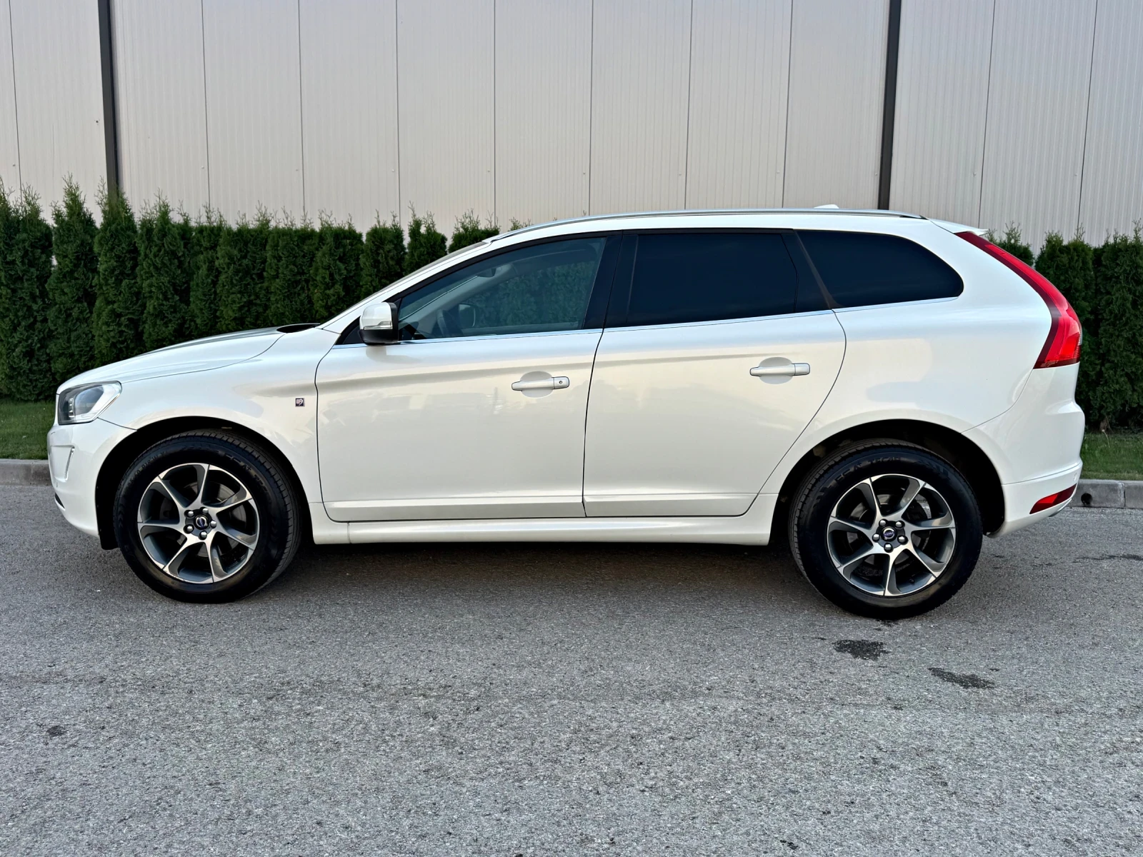 Volvo XC60 2.4D5 AWD/Ocean Race/ШВЕЙЦАРИЯ!!!, снимка 4 - Автомобили и джипове - 56221944