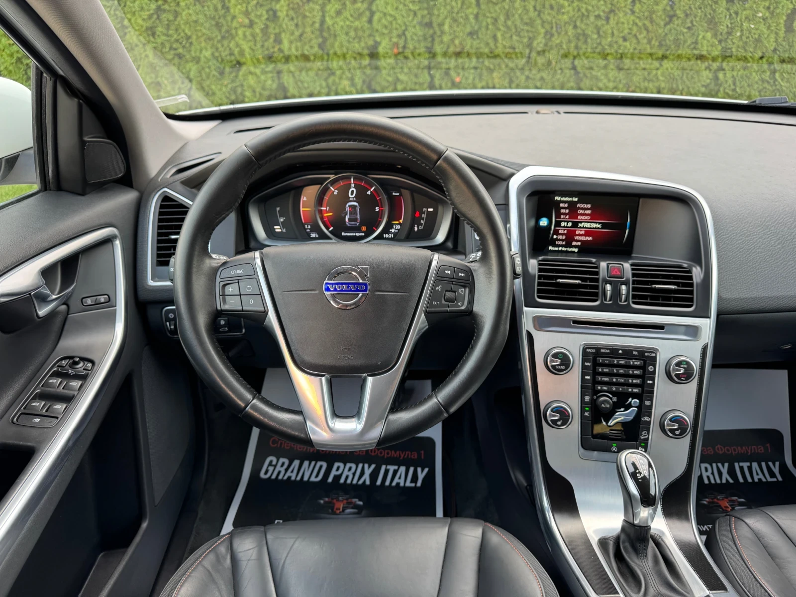 Volvo XC60 2.4D5 AWD/Ocean Race/ШВЕЙЦАРИЯ!!!, снимка 11 - Автомобили и джипове - 56221944
