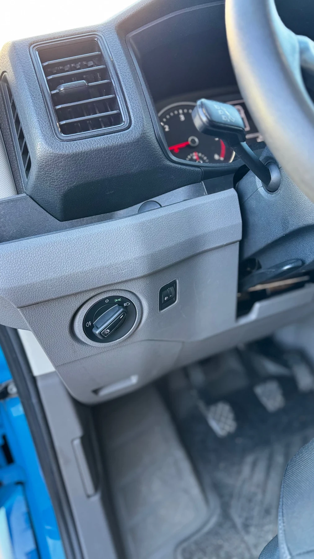 VW Crafter 2.0TDI, снимка 2 - Бусове и автобуси - 56022911