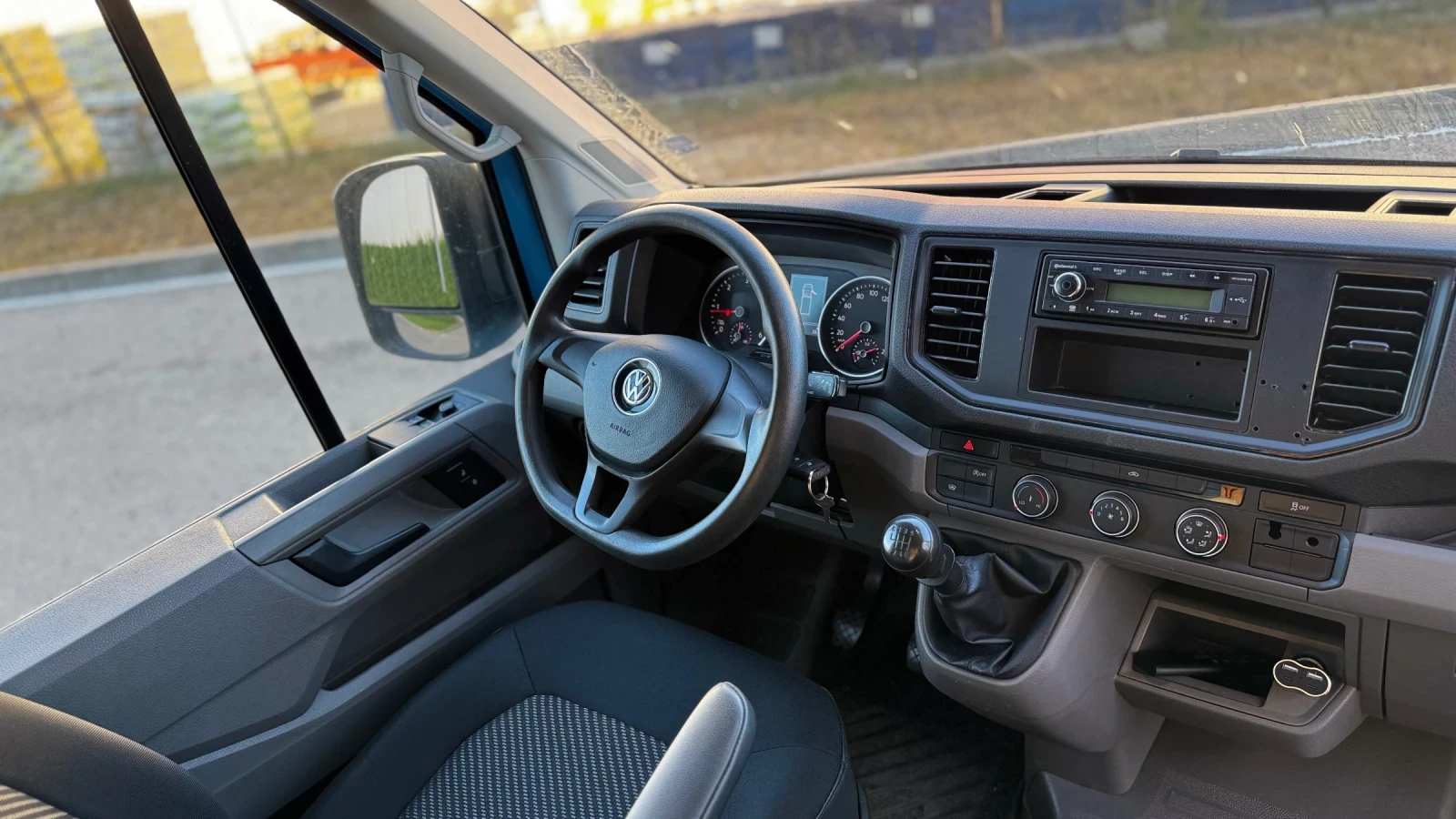 VW Crafter 2.0TDI, снимка 5 - Бусове и автобуси - 56022911