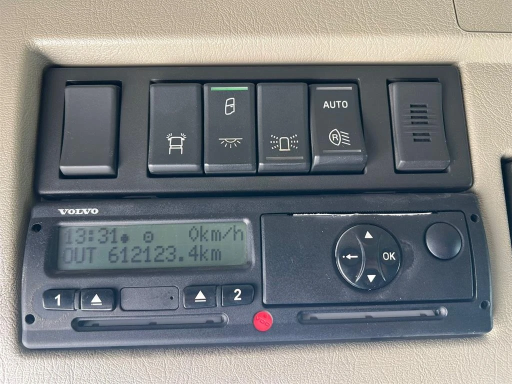 Volvo Fm 460 Кран 26тм дистанц., снимка 14 - Камиони - 54379258