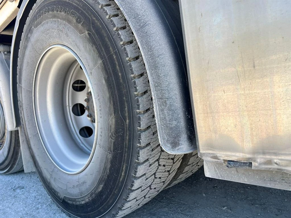 Volvo Fm 460 Кран 26тм дистанц., снимка 17 - Камиони - 54379258