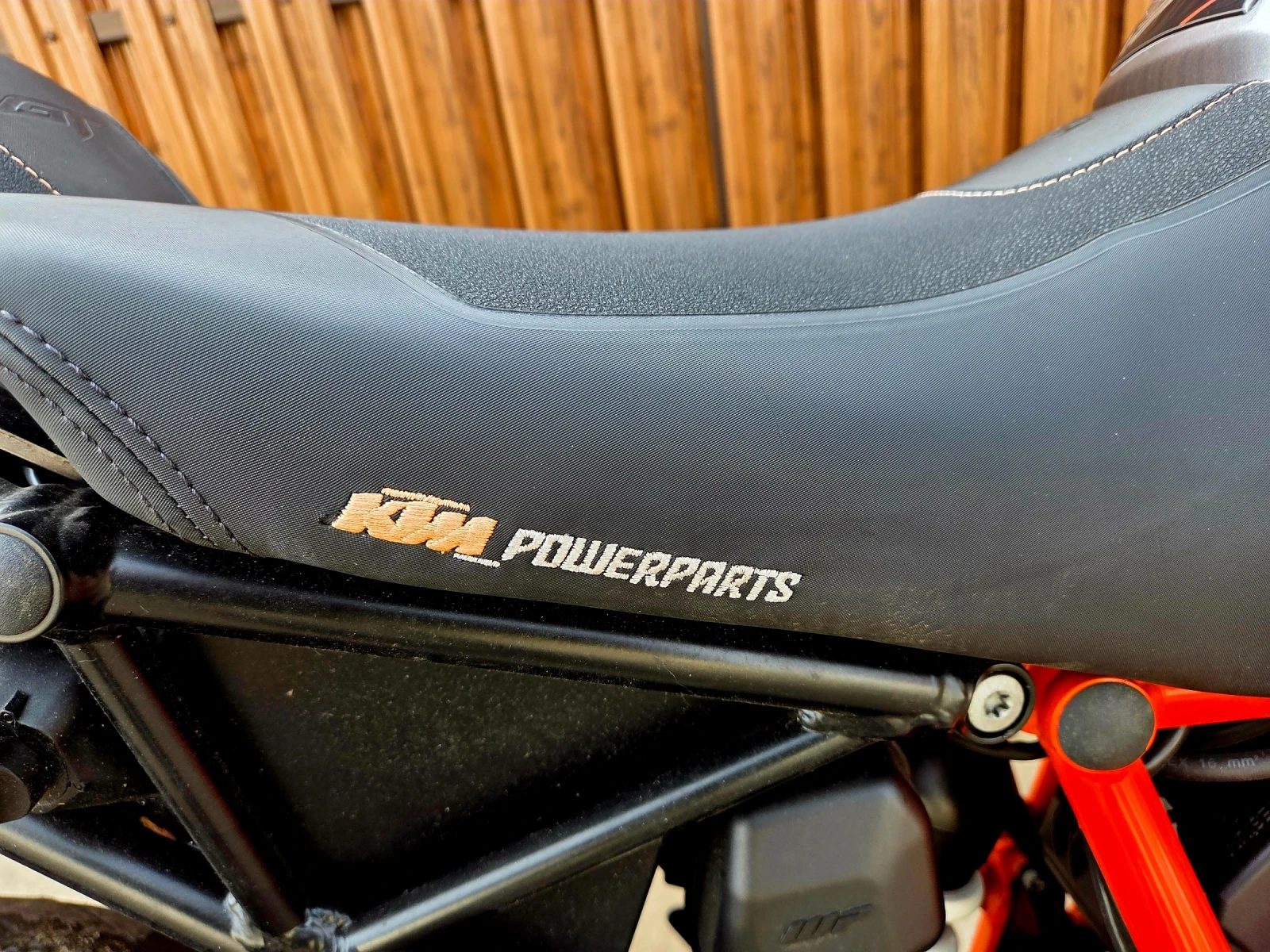 Ktm Duke SUPER DUKE 1290 GT - изображение 4