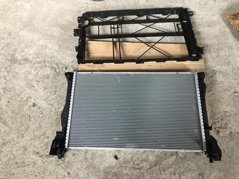 Охладителна система за Mercedes-Benz V, снимка 2 - Части - 53556503